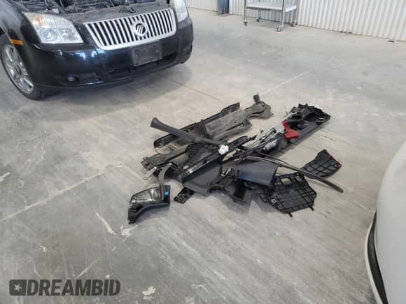 2024 Toyota Prius Limited with VIN JTDADABU9R3017082, listed as a Copart auction lot 85710085 with 9,983 mi miles and Salvage title. Bid and sale history available at DreamBid. Image 12.