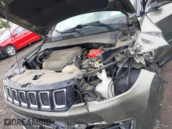 ✅ 2020 Jeep Compass Limited • VIN: 3C4NJDCBXLT123657 • Lot: 42004527. Wystawiony na IAAI z przebiegiem 99 669 mil. Bezpłatny archiwum sprzedaży aukcyjnych z USA i szczegółowy raport historii pojazdu na DreamBid. Zdjęcie 10.