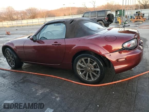 ✅ 2006 Mazda MX-5 Miata Touring • VIN: JM1NC25F160104088 • Lot: 88448575. Wystawiony na Copart z przebiegiem Nie podano. Bezpłatny archiwum sprzedaży aukcyjnych z USA i szczegółowy raport historii pojazdu na DreamBid. Zdjęcie 2.