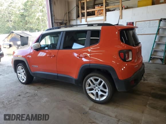 ✅ 2021 Jeep Renegade Latitude • VIN: ZACNJDBB9MPM81680 • Lot: 70675575. Wystawiony na Copart z przebiegiem Nie podano. Bezpłatny archiwum sprzedaży aukcyjnych z USA i szczegółowy raport historii pojazdu na DreamBid. Zdjęcie 2.