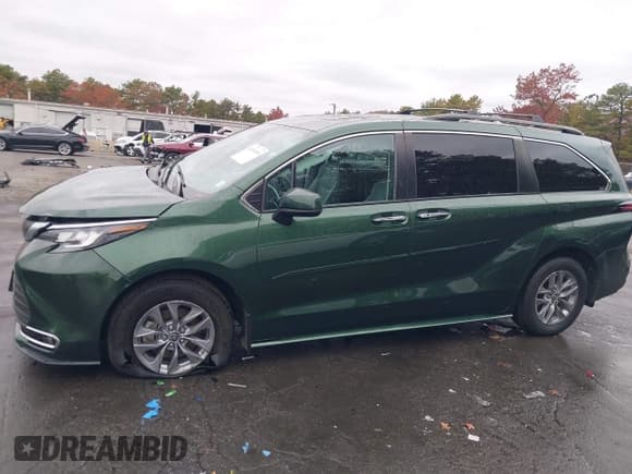 ✅ 2022 Toyota Sienna XLE • VIN: 5TDJRKEC0NS082647 • Lot: 43560189. Wystawiony na IAAI z przebiegiem 57 688 mil. Bezpłatny archiwum sprzedaży aukcyjnych z USA i szczegółowy raport historii pojazdu na DreamBid. Zdjęcie 13.