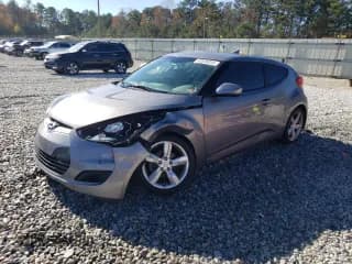 ✅ 2015 Hyundai Veloster • VIN: KMHTC6AD4FU239444 • Lot: 82838834. Wystawiony na Copart z przebiegiem 123 730 mil. Bezpłatny archiwum sprzedaży aukcyjnych z USA i szczegółowy raport historii pojazdu na DreamBid. Zdjęcie 1.