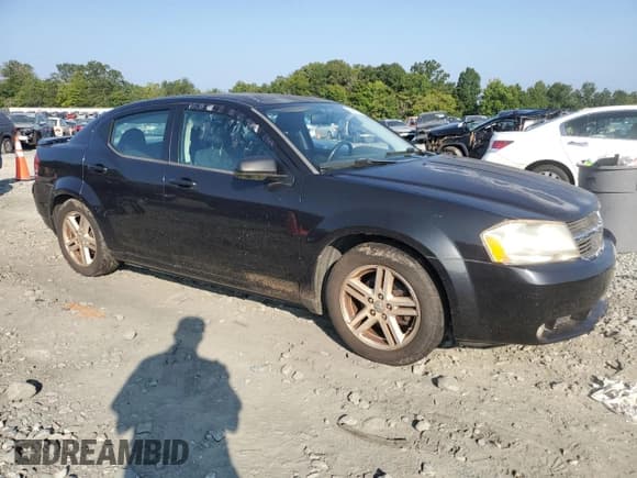 ✅ 2010 Dodge Avenger R/T • VIN: 1B3CC5FB9AN130147 • Лот: 68987434. Опубликован ранее на Copart с пробегом 125 266 миль. Бесплатный доступ к архиву аукционных продаж из США и подробный отчёт об истории автомобиля на DreamBid. Изображение 4.