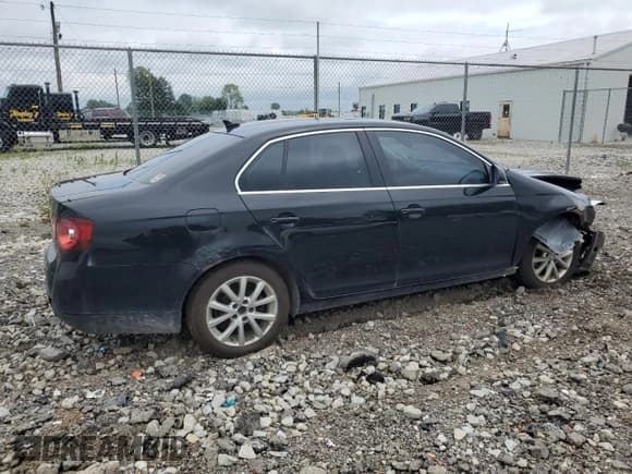 ✅ 2010 Volkswagen Jetta SE • VIN: 3VWRX7AJXAM024370 • Lot: 63377595. Listed on Copart with 232,743 mi. Free auction sales archive from the USA and detailed vehicle history report at DreamBid. Image 3.