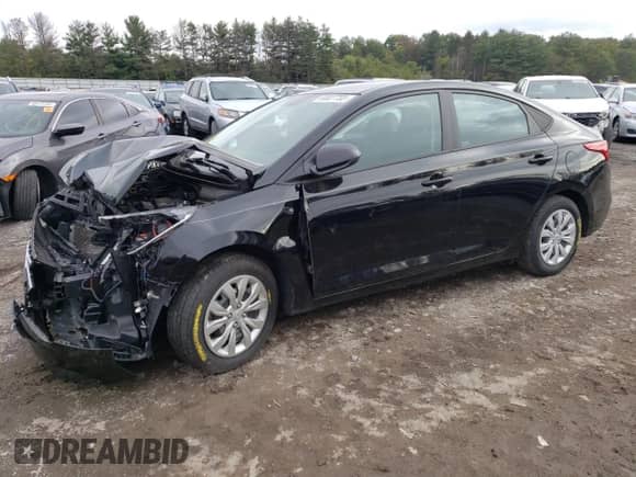 2021 Hyundai Accent SE z VIN 3KPC24A6XME135212, wystawiony jako Copart lot #68827703 z przebiegiem 52 385 mil mil oraz . Historia ofert i sprzedaży dostępna na DreamBid. Obrazek 1.