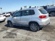 ✅ 2012 Volkswagen Tiguan SE • VIN: WVGAV7AXXCW517605 • Lot: 63290435. Wystawiony na Copart z przebiegiem 129 612 mil. Bezpłatny archiwum sprzedaży aukcyjnych z USA i szczegółowy raport historii pojazdu na DreamBid. Zdjęcie 2.