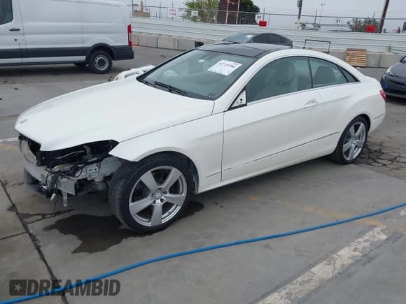 ✅ 2013 Mercedes-Benz E 350 • VIN: WDDKJ5KB9DF200871 • Lot: 42715286. Wystawiony na IAAI z przebiegiem 36 556 mil. Bezpłatny archiwum sprzedaży aukcyjnych z USA i szczegółowy raport historii pojazdu na DreamBid. Zdjęcie 2.