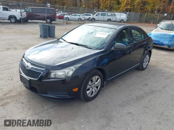 ✅ 2014 Chevrolet Cruze LS • VIN: 1G1PA5SH9E7269620 • Лот: 43660087. Опубликован ранее на IAAI с пробегом 114 589 миль. Бесплатный доступ к архиву аукционных продаж из США и подробный отчёт об истории автомобиля на DreamBid. Изображение 2.