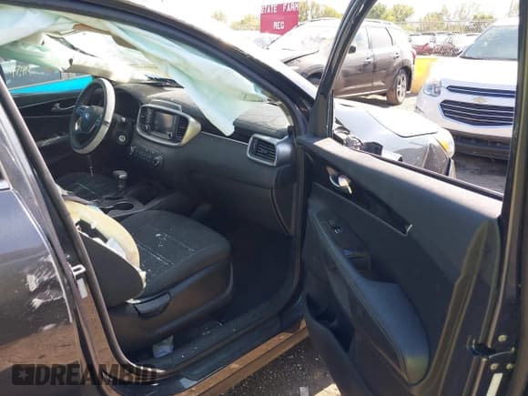 ✅ 2020 Kia Sorento L • VIN: 5XYPG4A30LG626897 • Лот: 43435589. Опубликован ранее на IAAI с пробегом 59 319 миль. Бесплатный доступ к архиву аукционных продаж из США и подробный отчёт об истории автомобиля на DreamBid. Изображение 5.