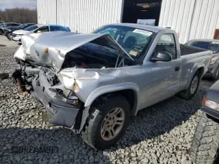 ✅ 2004 Dodge Dakota • VIN: 1D7FL16K94S504479 • Lot: 44549325. Wystawiony na Copart z przebiegiem Nie podano. Bezpłatny archiwum sprzedaży aukcyjnych z USA i szczegółowy raport historii pojazdu na DreamBid. Zdjęcie 1.