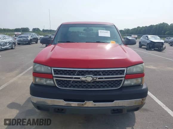 2005 Chevrolet Silverado 2500HD LS с VIN 1GCHK29U35E147891, выставлен на аукционе IAAI как лот 43159005 с пробегом 243 335 миль миль и . История ставок и продаж доступна на DreamBid. Изображение 12.