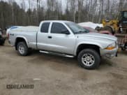 ✅ 2004 Dodge Dakota Sport • VIN: 1D7HG32N34S746225 • Lot: 51048735. Wystawiony na Copart z przebiegiem 284 578 mil. Bezpłatny archiwum sprzedaży aukcyjnych z USA i szczegółowy raport historii pojazdu na DreamBid. Zdjęcie 4.