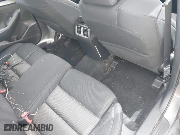 ✅ 2017 Nissan Maxima SL • VIN: 1N4AA6AP2HC424036 • Lot: 42486219. Listed on IAAI with 85,842 mi. Free auction sales archive from the USA and detailed vehicle history report at DreamBid. Image 8.