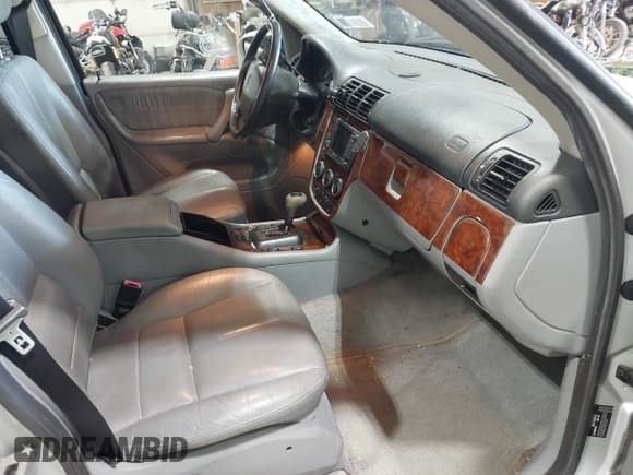 ✅ 2002 Mercedes-Benz M 320/430/500 • VIN: 4JGAB54E52A368930 • Lot: 43331762. Wystawiony na IAAI z przebiegiem 120 732 mil. Bezpłatny archiwum sprzedaży aukcyjnych z USA i szczegółowy raport historii pojazdu na DreamBid. Zdjęcie 5.