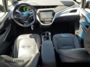 ✅ 2020 Chevrolet Bolt EV Premier • VIN: 1G1FZ6S03L4120476 • Lot: 54001384. Wystawiony na Copart z przebiegiem 61 366 mil. Bezpłatny archiwum sprzedaży aukcyjnych z USA i szczegółowy raport historii pojazdu na DreamBid. Zdjęcie 8.