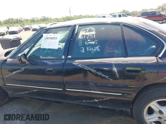 ✅ 1998 Pontiac Bonneville SE • VIN: 1G2HX52K0W4231870 • Lot: 43038855. Wystawiony na IAAI z przebiegiem 189 149 mil. Bezpłatny archiwum sprzedaży aukcyjnych z USA i szczegółowy raport historii pojazdu na DreamBid. Zdjęcie 15.