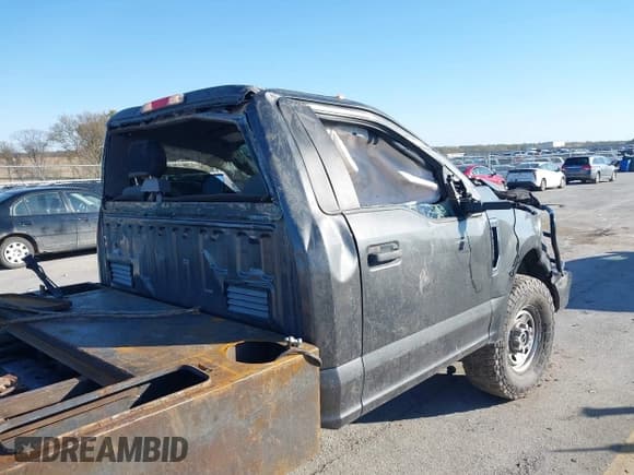 ✅ 2019 Ford F-250 XL • VIN: 1FTBF2B65KED97666 • Лот: 43420026. Опубликован ранее на IAAI с пробегом 101 457 миль. Бесплатный доступ к архиву аукционных продаж из США и подробный отчёт об истории автомобиля на DreamBid. Изображение 6.