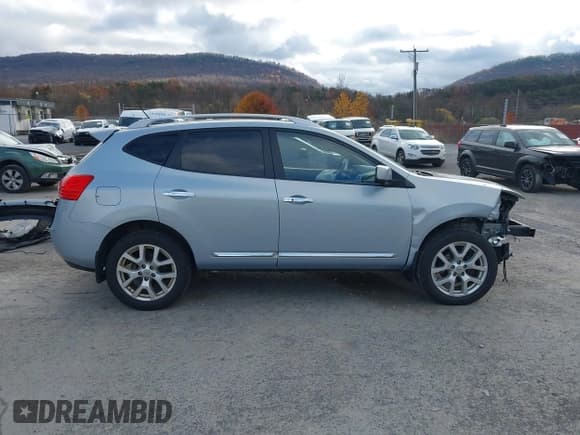 ✅ 2013 Nissan Rogue S • VIN: JN8AS5MV1DW102190 • Lot: 43642601. Wystawiony na IAAI z przebiegiem 89 730 mil. Bezpłatny archiwum sprzedaży aukcyjnych z USA i szczegółowy raport historii pojazdu na DreamBid. Zdjęcie 14.