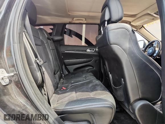 ✅ 2012 Jeep Grand Cherokee SRT-8 • VIN: 1C4RJFDJ8CC117127 • Lot: 70333405. Wystawiony na Copart z przebiegiem Nie podano. Bezpłatny archiwum sprzedaży aukcyjnych z USA i szczegółowy raport historii pojazdu na DreamBid. Zdjęcie 11.