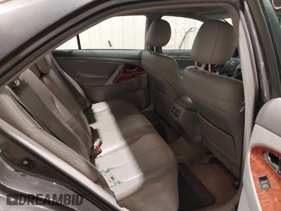 ✅ 2011 Toyota Camry LE • VIN: 4T1BK3EK2BU118105 • Lot: 42306098. Wystawiony na IAAI z przebiegiem 130 366 mil. Bezpłatny archiwum sprzedaży aukcyjnych z USA i szczegółowy raport historii pojazdu na DreamBid. Zdjęcie 8.