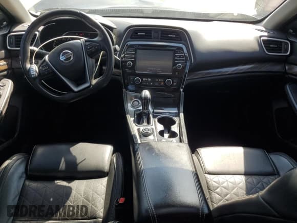 ✅ 2017 Nissan Maxima Platinum • VIN: 1N4AA6AP4HC444174 • Lot: 82112205. Listed on Copart with 100,785 mi. Free auction sales archive from the USA and detailed vehicle history report at DreamBid. Image 8.