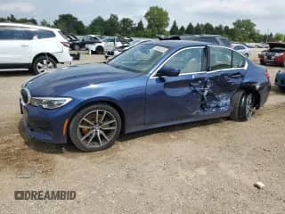 2020 BMW 3 Series 330i xDrive z VIN WBA5R7C06LFH93774, wystawiony jako Copart lot #69090335 z przebiegiem 55 449 mil mil oraz Szkoda całkowita • Salvage title. Historia ofert i sprzedaży dostępna na DreamBid. Obrazek 1.