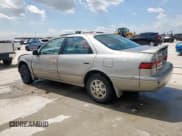 ✅ 1999 Toyota Camry LE • VIN: JT2BG22K4X0266090 • Lot: 71183525. Wystawiony na Copart z przebiegiem 219 373 mil. Bezpłatny archiwum sprzedaży aukcyjnych z USA i szczegółowy raport historii pojazdu na DreamBid. Zdjęcie 2.