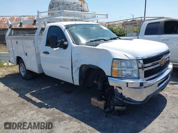 ✅ 2012 Chevrolet Silverado 2500HD Work Truck • VIN: 1GB0CVCG0CF157255 • Lot: 42449760. Wystawiony na IAAI z przebiegiem 108 103 mil. Bezpłatny archiwum sprzedaży aukcyjnych z USA i szczegółowy raport historii pojazdu na DreamBid. Zdjęcie 1.