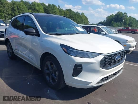 ✅ 2024 Ford Escape ST-Line • VIN: 1FMCU0MN1RUA89781 • Лот: 43157081. Опубликован ранее на IAAI с пробегом 12 699 миль. Бесплатный доступ к архиву аукционных продаж из США и подробный отчёт об истории автомобиля на DreamBid. Изображение 1.