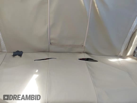 ✅ 2018 Subaru Legacy Premium • VIN: 4S3BNAC69J3017766 • Lot: 43392963. Wystawiony na IAAI z przebiegiem 122 634 mil. Bezpłatny archiwum sprzedaży aukcyjnych z USA i szczegółowy raport historii pojazdu na DreamBid. Zdjęcie 8.