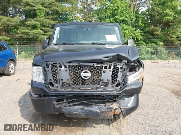 ✅ 2019 Nissan NV Cargo S • VIN: 1N6BF0KM4KN809737 • Lot: 42389856. Wystawiony na IAAI z przebiegiem 103 953 mil. Bezpłatny archiwum sprzedaży aukcyjnych z USA i szczegółowy raport historii pojazdu na DreamBid. Zdjęcie 13.