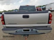 ✅ 2005 Chevrolet Silverado 2500HD LS • VIN: 1GCHK23235F936835 • Lot: 67784385. Wystawiony na Copart z przebiegiem Nie podano. Bezpłatny archiwum sprzedaży aukcyjnych z USA i szczegółowy raport historii pojazdu na DreamBid. Zdjęcie 6.