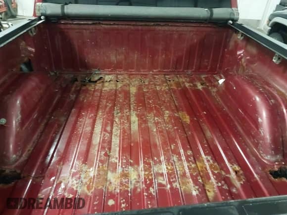 2006 Chevrolet Silverado 1500 LT1 с VIN 2GCEK13T861135557, выставлен на аукционе IAAI как лот 42057498 с пробегом 174 440 миль миль и . История ставок и продаж доступна на DreamBid. Изображение 21.