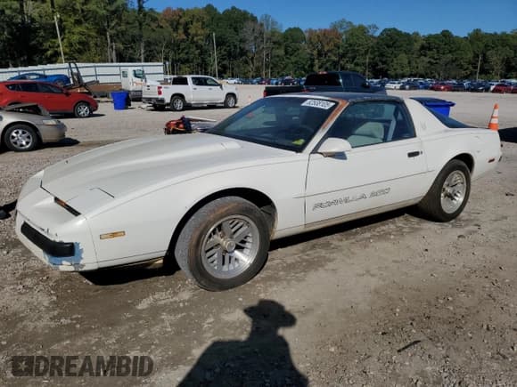 ✅ 1989 Pontiac Firebird • VIN: 1G2FS2188KL244389 • Lot: 82538105. Listed on Copart with 170,957 mi. Free auction sales archive from the USA and detailed vehicle history report at DreamBid. Image 1.