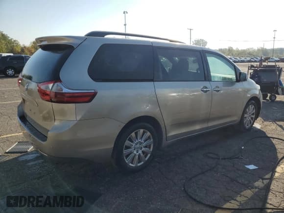 ✅ 2017 Toyota Sienna XLE • VIN: 5TDDZ3DCXHS158304 • Lot: 80847095. Listed on Copart with 124,463 mi. Free auction sales archive from the USA and detailed vehicle history report at DreamBid. Image 3.