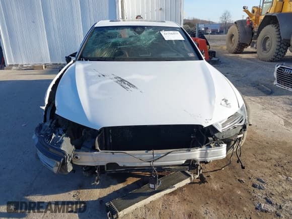 ✅ 2016 Audi A6 Prestige • VIN: WAUHGAFC2GN003319 • Lot: 41758455. Wystawiony na IAAI z przebiegiem 162 061 mil. Bezpłatny archiwum sprzedaży aukcyjnych z USA i szczegółowy raport historii pojazdu na DreamBid. Zdjęcie 13.