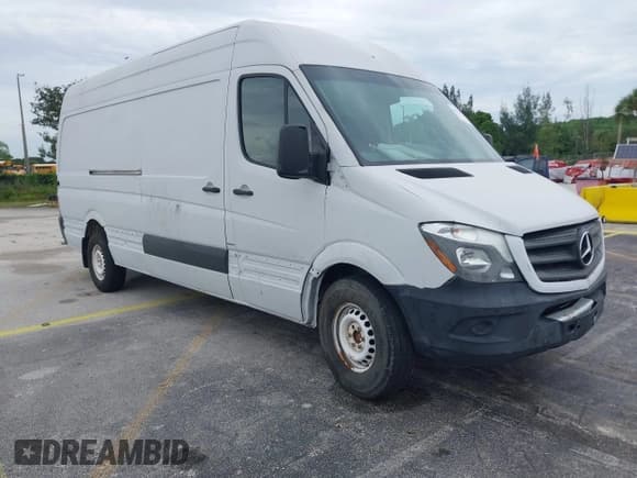 ✅ 2016 Mercedes-Benz Sprinter Cargo EXT • VIN: WD3PE8DD3GP246161 • Лот: 43736251. Опубликован ранее на IAAI с пробегом 108 973 миль. Бесплатный доступ к архиву аукционных продаж из США и подробный отчёт об истории автомобиля на DreamBid. Изображение 1.