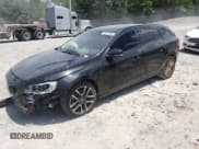 ✅ 2018 Volvo V60 Dynamic • VIN: YV140MEL8J2385402 • Лот: 64103165. Опубликован ранее на Copart с пробегом 61 275 миль. Бесплатный доступ к архиву аукционных продаж из США и подробный отчёт об истории автомобиля на DreamBid. Изображение 1.