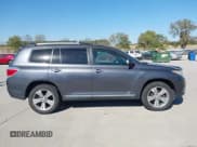 ✅ 2013 Toyota Highlander Limited • VIN: 5TDDK3EH7DS278800 • Lot: 43424622. Listed on IAAI with 111,799 mi. Free auction sales archive from the USA and detailed vehicle history report at DreamBid. Image 13.