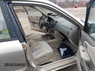 ✅ 2002 Mazda Protege DX • VIN: JM1BJ225121563663 • Lot: 43725847. Wystawiony na IAAI z przebiegiem 120 456 mil. Bezpłatny archiwum sprzedaży aukcyjnych z USA i szczegółowy raport historii pojazdu na DreamBid. Zdjęcie 5.