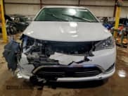 ✅ 2018 Chrysler Pacifica Hybrid Limited • VIN: 2C4RC1N78JR364555 • Lot: 95448865. Wystawiony na Copart z przebiegiem 87 813 mil. Bezpłatny archiwum sprzedaży aukcyjnych z USA i szczegółowy raport historii pojazdu na DreamBid. Zdjęcie 5.