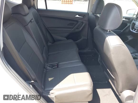 ✅ 2018 Volkswagen Tiguan SEL • VIN: 3VV2B7AX4JM204453 • Lot: 42986617. Listed on IAAI with 89,929 mi. Free auction sales archive from the USA and detailed vehicle history report at DreamBid. Image 8.