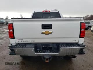 ✅ 2018 Chevrolet Silverado 2500HD LTZ • VIN: 1GC1KWEGXJF208070 • Lot: 41666184. Wystawiony na Copart z przebiegiem 53 493 mil. Bezpłatny archiwum sprzedaży aukcyjnych z USA i szczegółowy raport historii pojazdu na DreamBid. Zdjęcie 6.