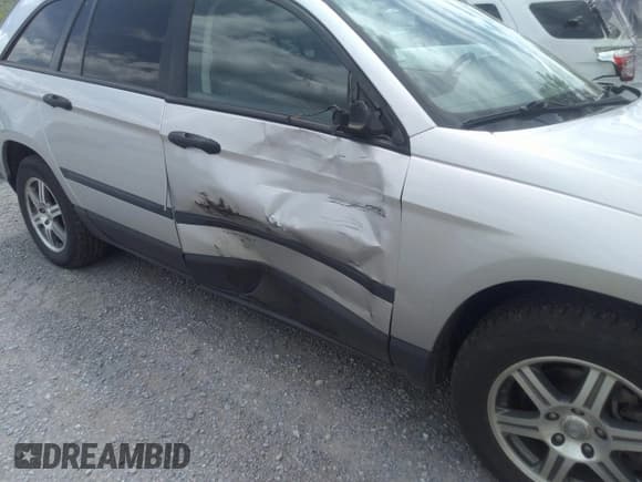 ✅ 2007 Chrysler Pacifica • VIN: 2A8GF48X97R362830 • Lot: 42187953. Listed on IAAI with 82,477 mi. Free auction sales archive from the USA and detailed vehicle history report at DreamBid. Image 6.