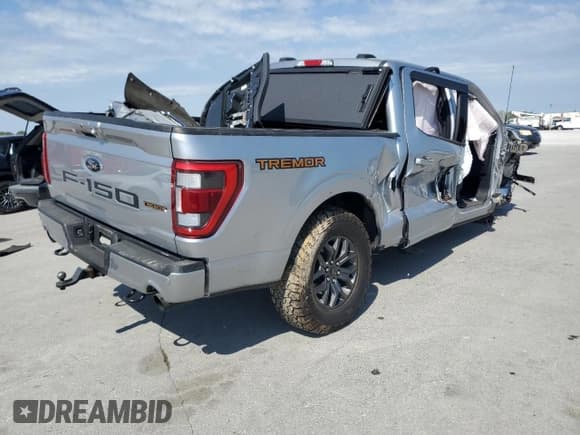 ✅ 2023 Ford F-150 XL • VIN: 1FTEW1E82PFB86981 • Lot: 81961535. Wystawiony na Copart z przebiegiem 29 480 mil. Bezpłatny archiwum sprzedaży aukcyjnych z USA i szczegółowy raport historii pojazdu na DreamBid. Zdjęcie 3.