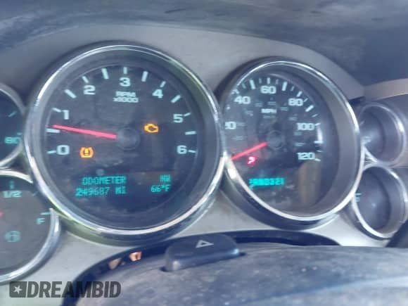 2009 Chevrolet Silverado 1500 LT z VIN 1GCEK29J79Z126226, wystawiony jako IAAI lot #43485064 z przebiegiem 249 687 mil mil oraz . Historia ofert i sprzedaży dostępna na DreamBid. Obrazek 7.