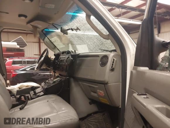 ✅ 2011 Ford E-Series Commercial • VIN: 1FDSS3ES6BDB29513 • Лот: 41794196. Опубликован ранее на IAAI с пробегом 412 434 миль. Бесплатный доступ к архиву аукционных продаж из США и подробный отчёт об истории автомобиля на DreamBid. Изображение 5.