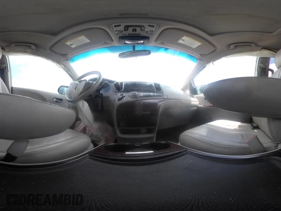 ✅ 2013 Toyota Sienna XLE AAS • VIN: 5TDYK3DC8DS357402 • Lot: 42975584. Listed on IAAI with 175,883 mi. Free auction sales archive from the USA and detailed vehicle history report at DreamBid. Image 18.