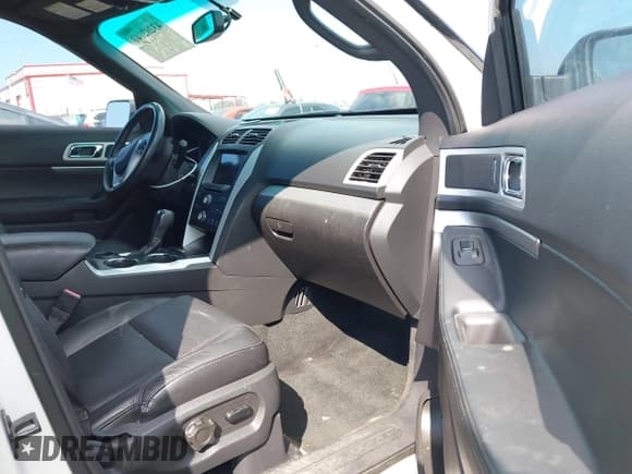 ✅ 2011 Ford Explorer XLT • VIN: 1FMHK7D81BGA65564 • Lot: 43282140. Wystawiony na IAAI z przebiegiem 101 094 mil. Bezpłatny archiwum sprzedaży aukcyjnych z USA i szczegółowy raport historii pojazdu na DreamBid. Zdjęcie 5.