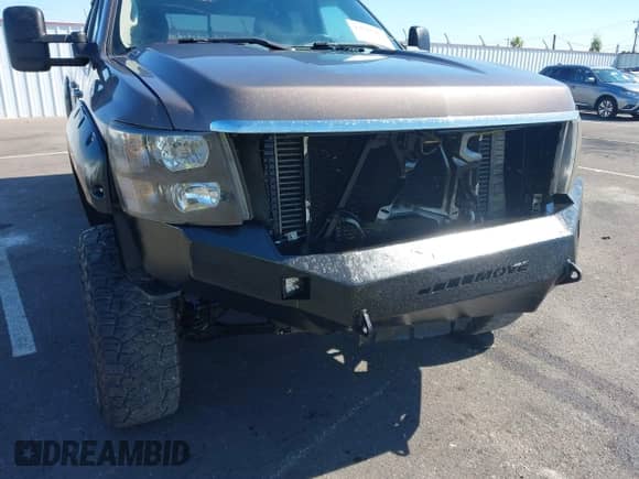 2008 Chevrolet Silverado 3500HD SRW LTZ with VIN 1GCHK336X8F203758, listed as a IAAI auction lot 42813487 with 278,562 mi miles and . Bid and sale history available at DreamBid. Image 6.